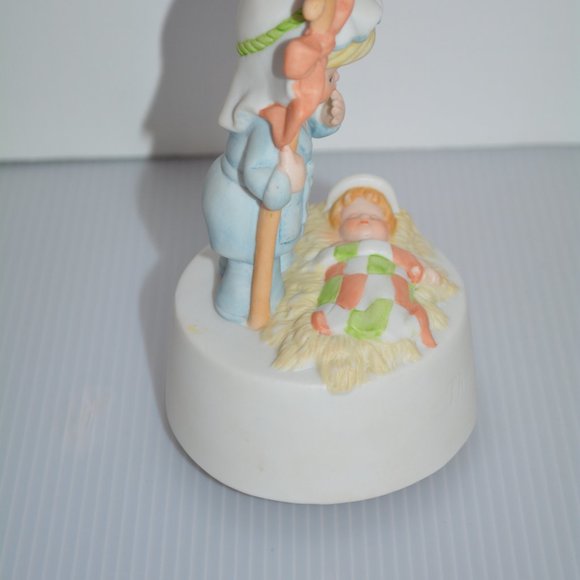 VTG Willitts The First Noel Baby Jesus Manger Christmas Rotating Music Box 6" - Picture 5 of 10
